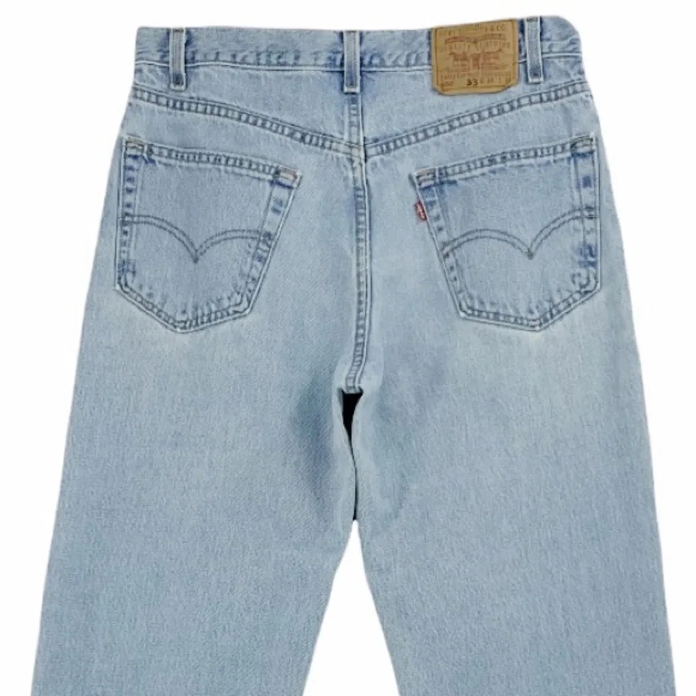 Vintage Levi’s 550 Made in the USA Relaxed Fit Light Wash W33 L35.5